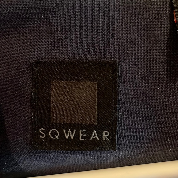 EUC.  Men’s button-down short sleeve shirt, extremely soft fabric - Picture 4 of 5